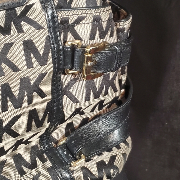 Large Michael Kors Gansevoort Bag - Picture 3 of 12